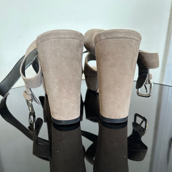 Stuart Weitzman platform sandal - Picture 3 of 6